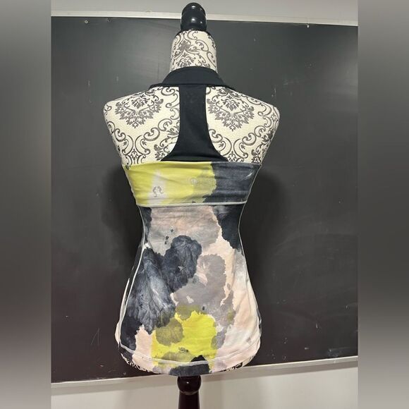 Lululemon Tank 081 - Picture 2 of 4